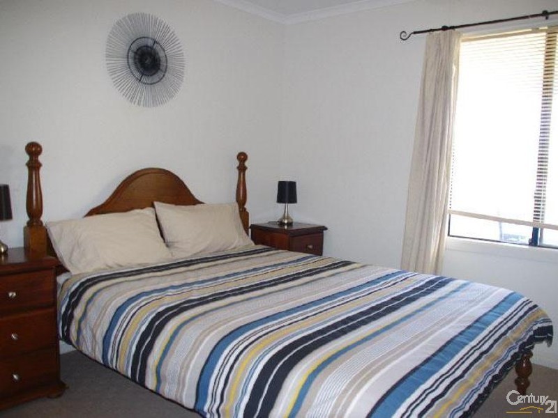 10 Andrew Street, Moonta Bay SA 5558