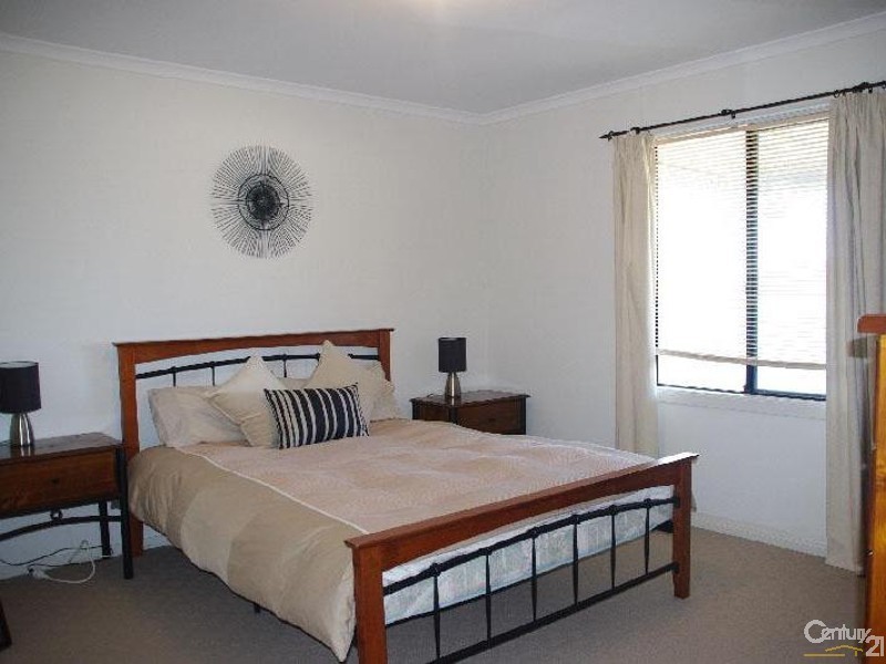 10 Andrew Street, Moonta Bay SA 5558