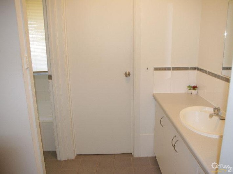 10 Andrew Street, Moonta Bay SA 5558