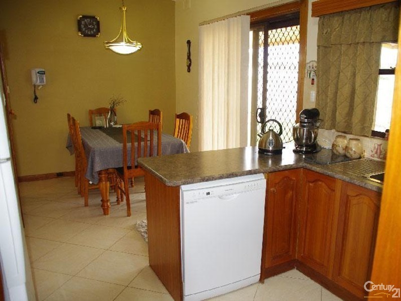 41 Bay Road, Moonta Bay SA 5558