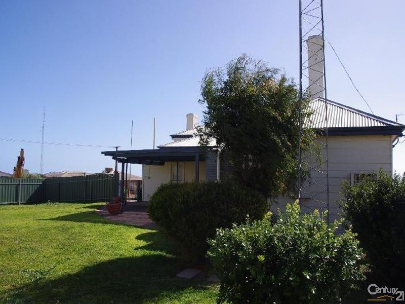 2 Herbert Street, Moonta Bay SA 5558