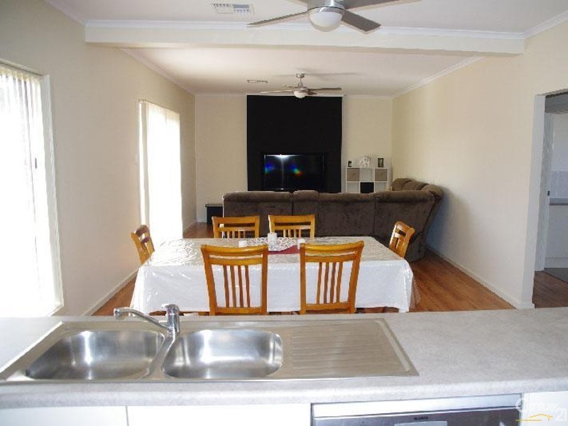 34 Bray Street, Moonta Bay SA 5558