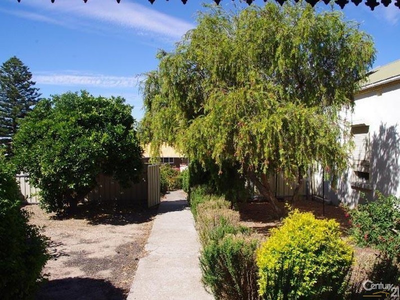 27 Robert Street, Moonta SA 5558