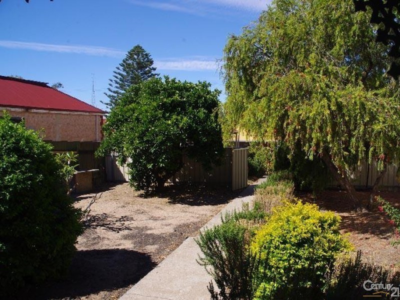 27 Robert Street, Moonta SA 5558