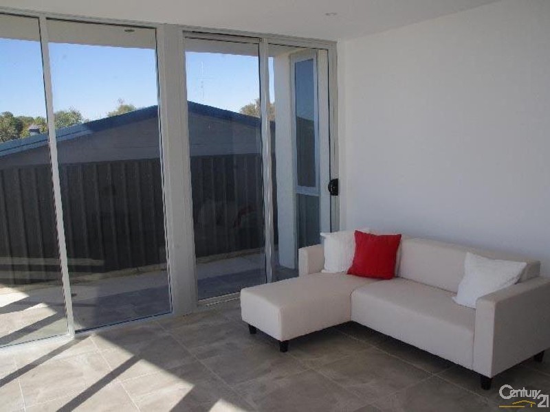 Unit 3 2 Marine Parade, Moonta Bay SA 5558