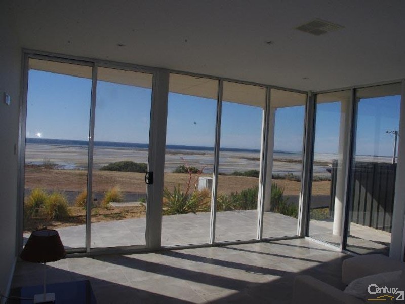 Unit 3 2 Marine Parade, Moonta Bay SA 5558