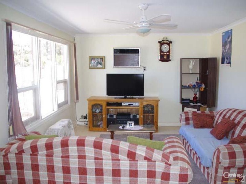 8 Kitto Road, Moonta Bay SA 5558