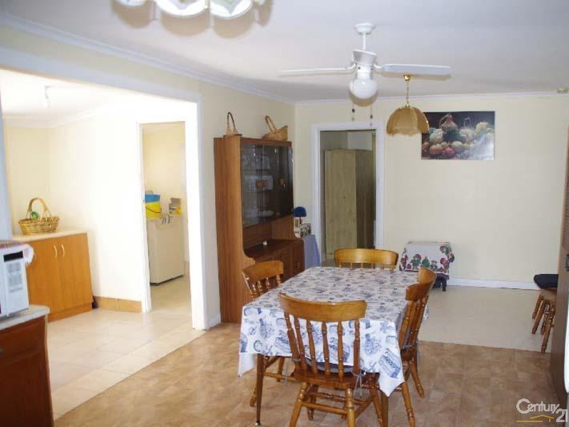 8 Kitto Road, Moonta Bay SA 5558