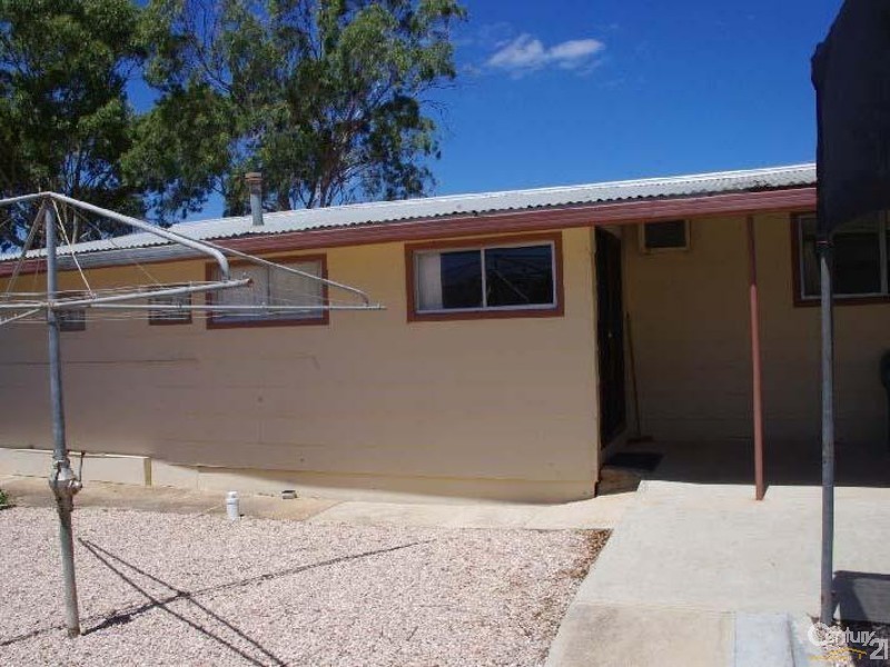 8 Kitto Road, Moonta Bay SA 5558
