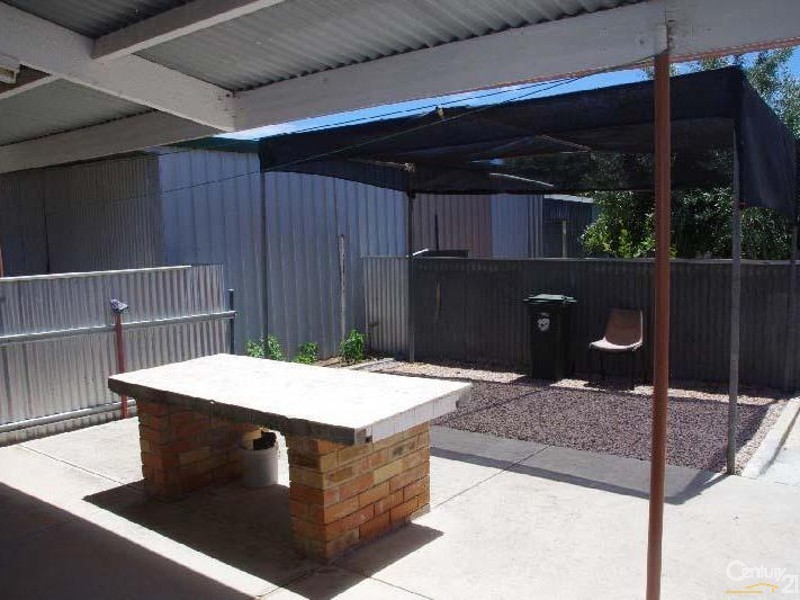 8 Kitto Road, Moonta Bay SA 5558