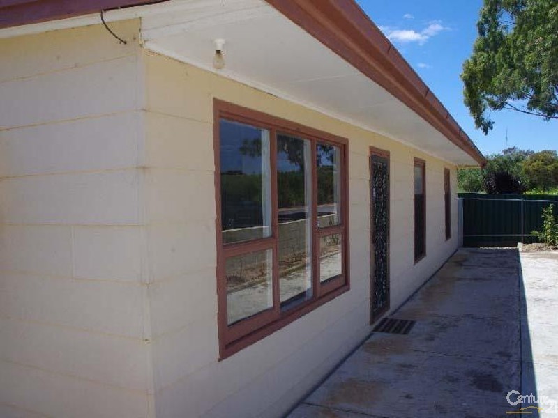 8 Kitto Road, Moonta Bay SA 5558