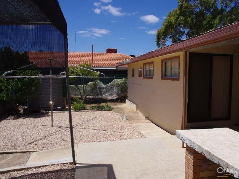 8 Kitto Road, Moonta Bay SA 5558