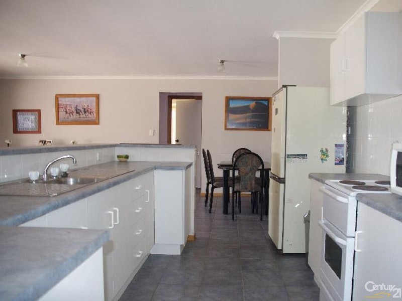 25 Ernest Terrace, Wallaroo SA 5556