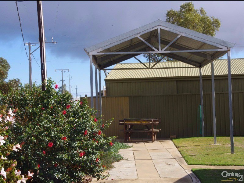 5 Kadina Road, Moonta SA 5558