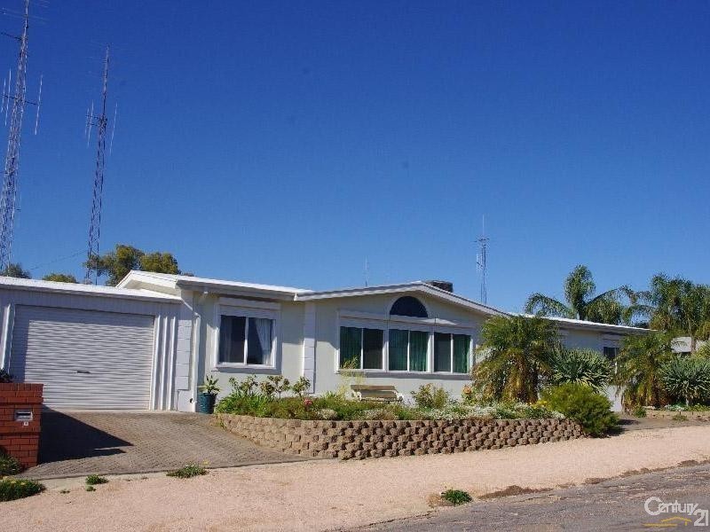 11 Gardiner Street, Moonta SA 5558