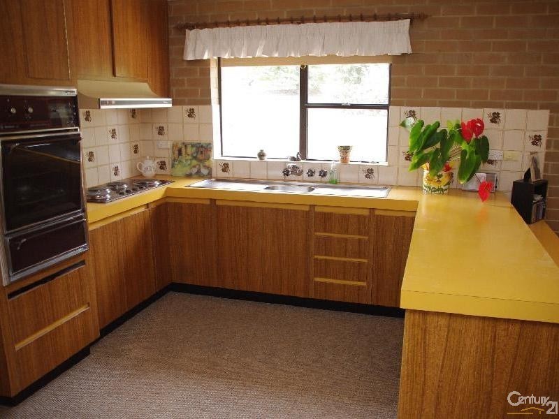 16 Symons Street, Moonta Bay SA 5558