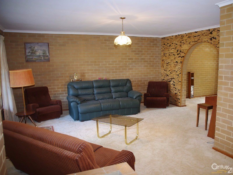 16 Symons Street, Moonta Bay SA 5558