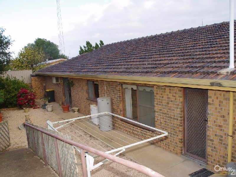16 Symons Street, Moonta Bay SA 5558