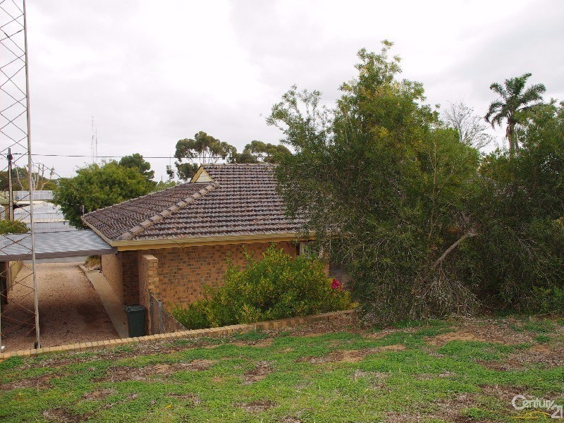 16 Symons Street, Moonta Bay SA 5558