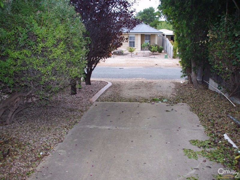 16 Symons Street, Moonta Bay SA 5558
