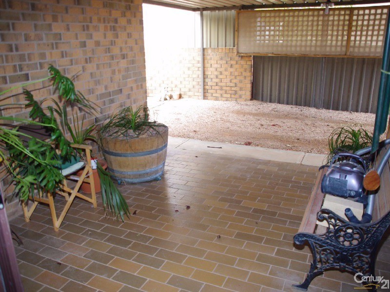 16 Symons Street, Moonta Bay SA 5558