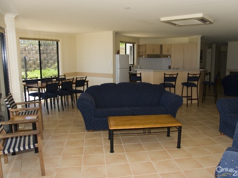 2 Hughes Avenue, Moonta Bay SA 5558