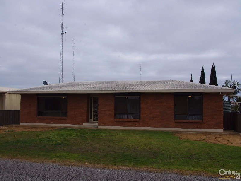 11 Stuckey Street, Moonta Bay SA 5558