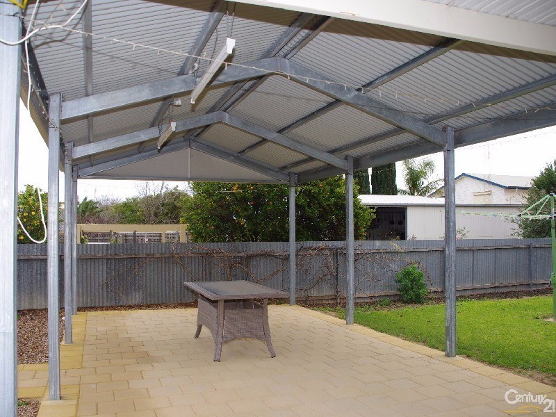 11 Stuckey Street, Moonta Bay SA 5558