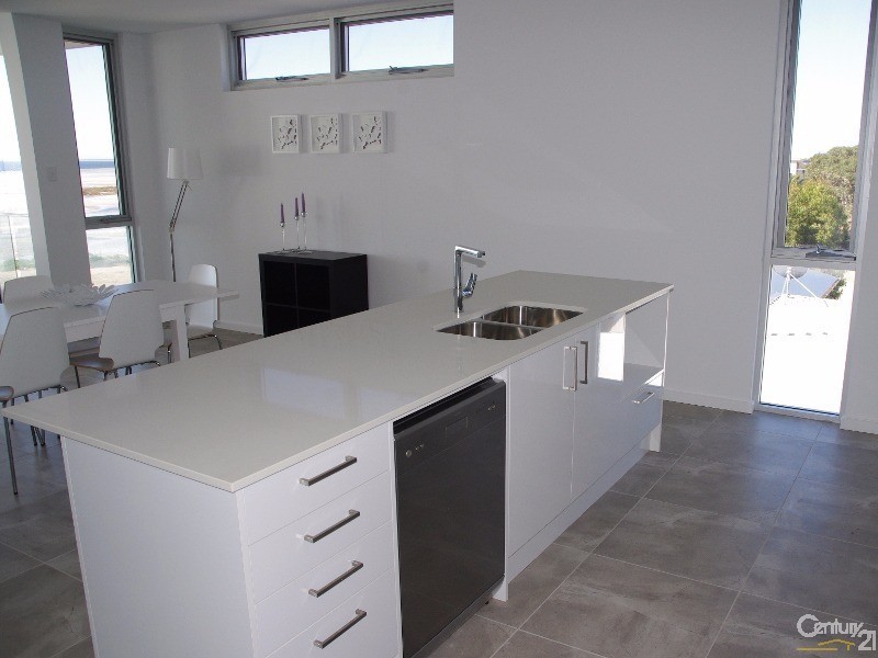 Unit 1 2 Marine Parade, Moonta Bay SA 5558