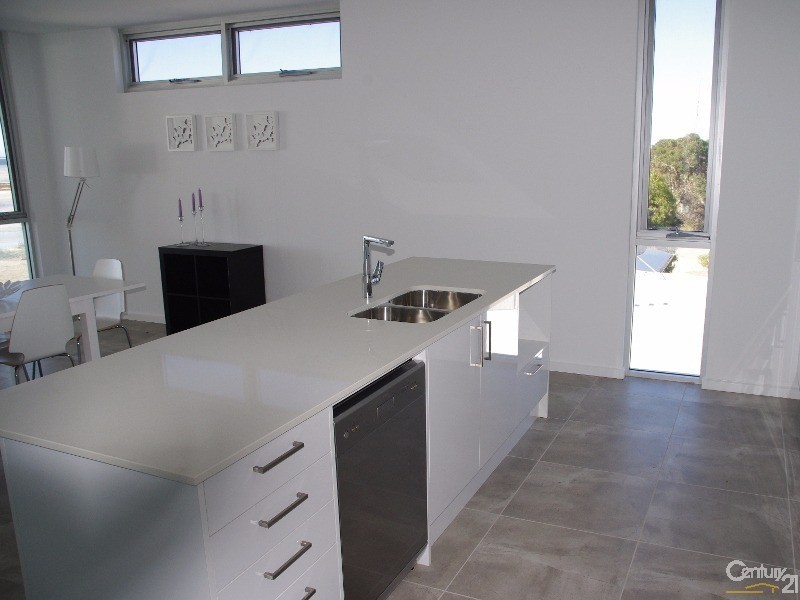 Unit 1 2 Marine Parade, Moonta Bay SA 5558