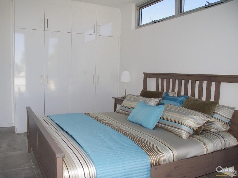 Unit 1 2 Marine Parade, Moonta Bay SA 5558
