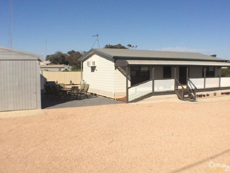 15 Moonta Road, Moonta Bay SA 5558