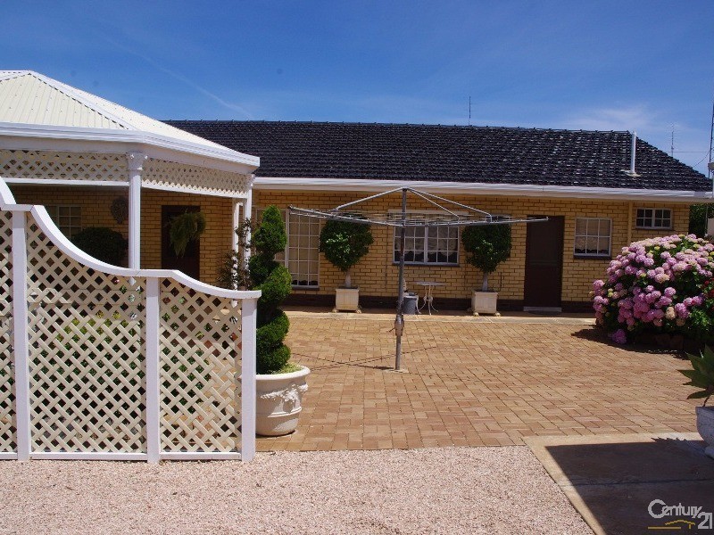 6 Prankerd Street, Moonta Bay SA 5558