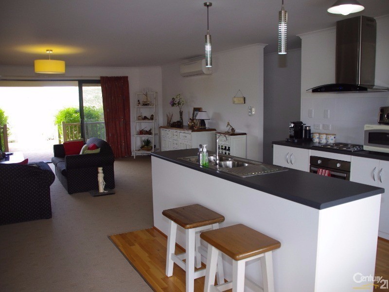 12 Gill Street, Moonta Bay SA 5558