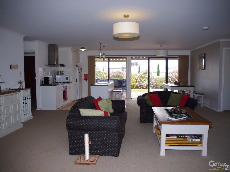 12 Gill Street, Moonta Bay SA 5558