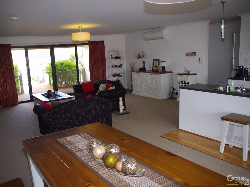 12 Gill Street, Moonta Bay SA 5558