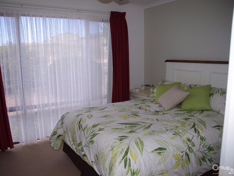 12 Gill Street, Moonta Bay SA 5558