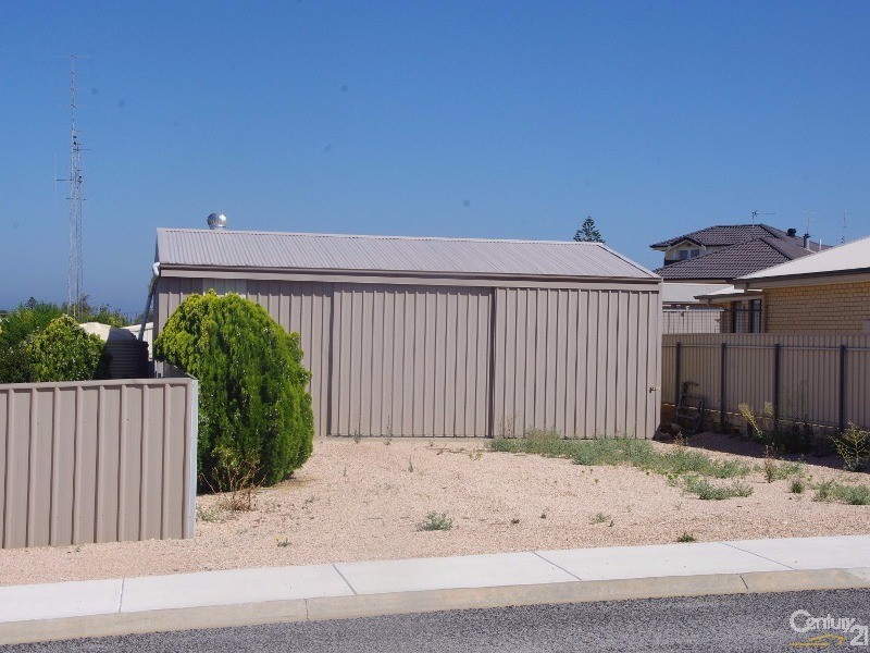 13 Lyndon Avenue, Moonta Bay SA 5558