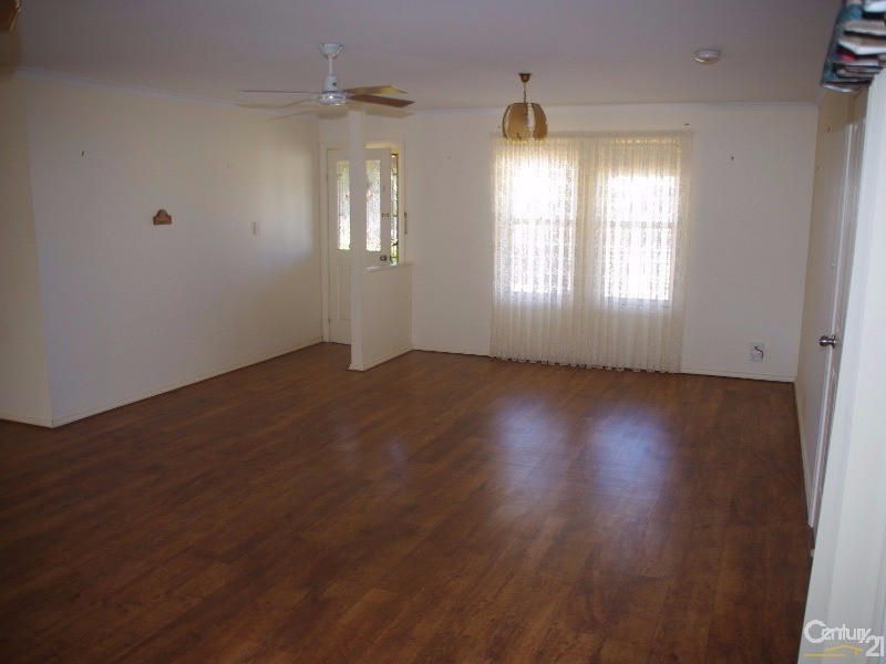 13 Lyndon Avenue, Moonta Bay SA 5558