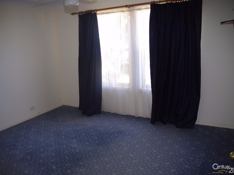 13 Lyndon Avenue, Moonta Bay SA 5558