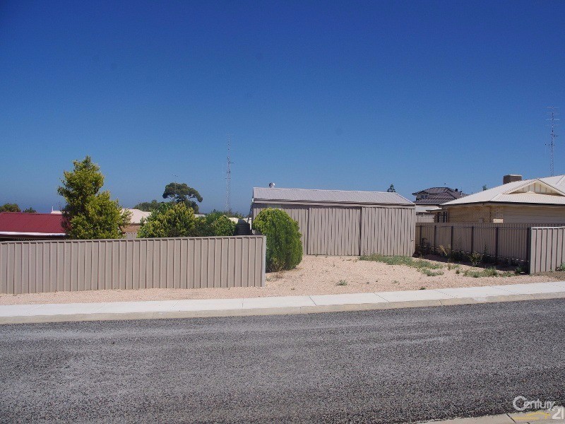 13 Lyndon Avenue, Moonta Bay SA 5558