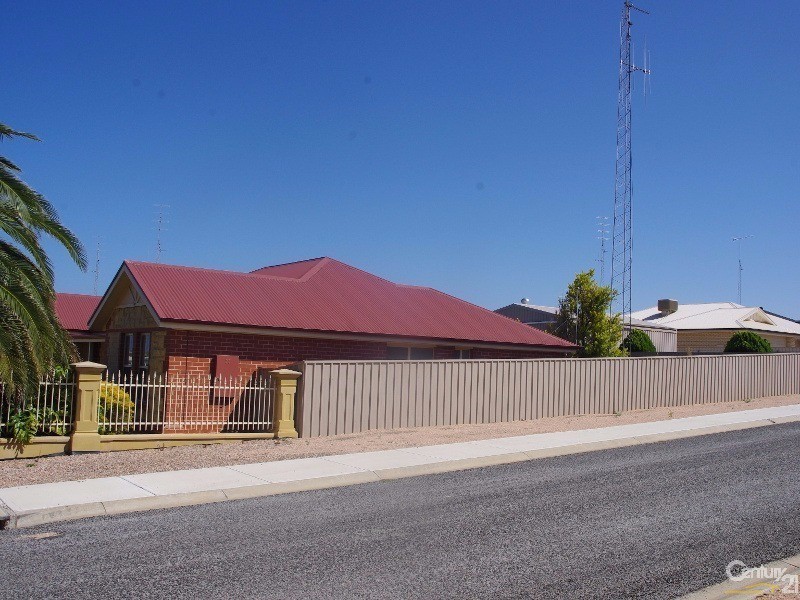 13 Lyndon Avenue, Moonta Bay SA 5558