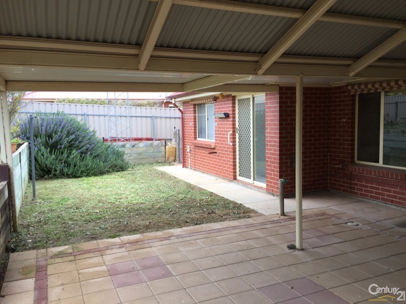 13 Lyndon Avenue, Moonta Bay SA 5558