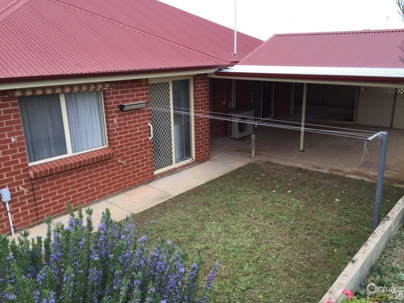 13 Lyndon Avenue, Moonta Bay SA 5558