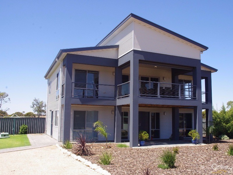 71 North Terrace, Moonta Bay SA 5558