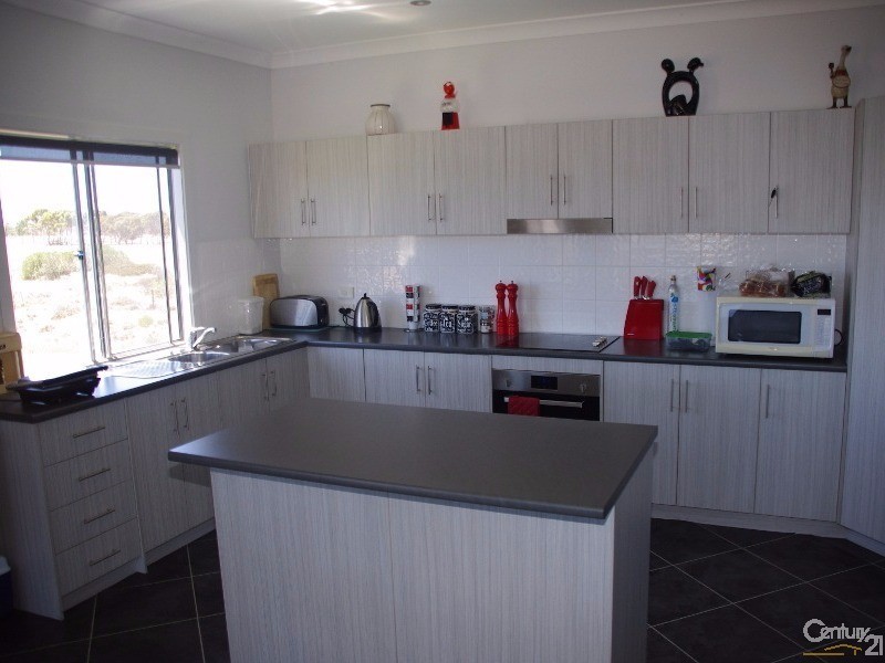 71 North Terrace, Moonta Bay SA 5558
