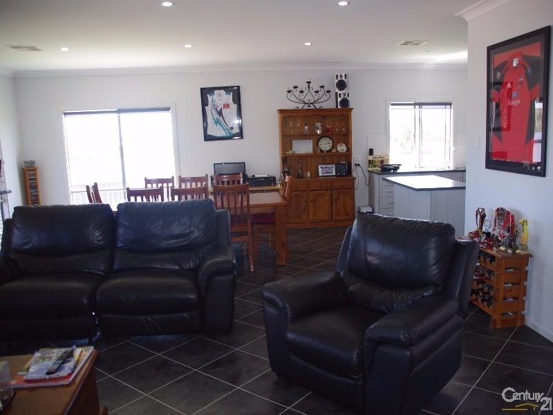 71 North Terrace, Moonta Bay SA 5558