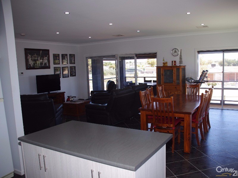 71 North Terrace, Moonta Bay SA 5558