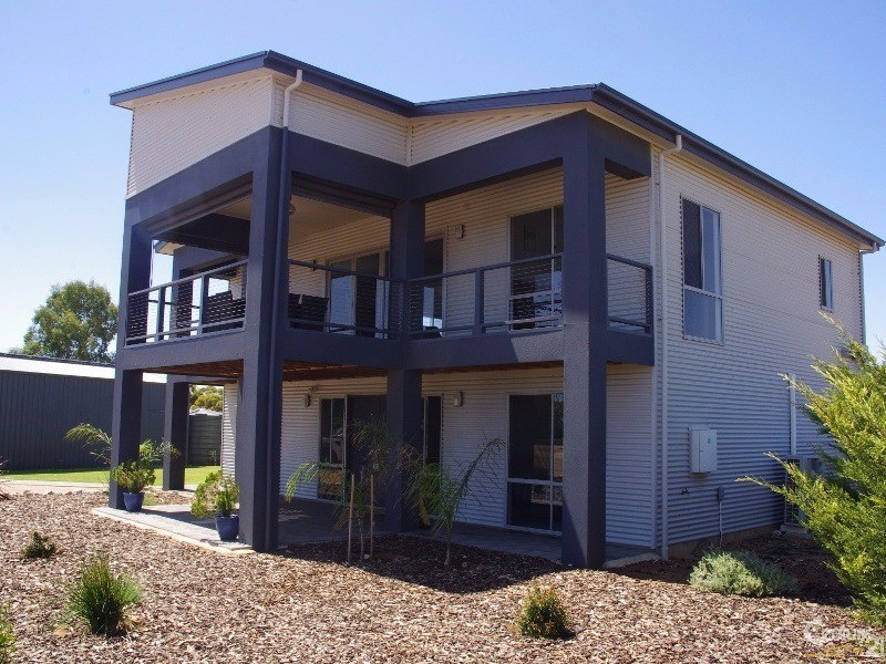 71 North Terrace, Moonta Bay SA 5558