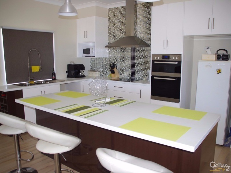 10 Moonta Road, Moonta Bay SA 5558